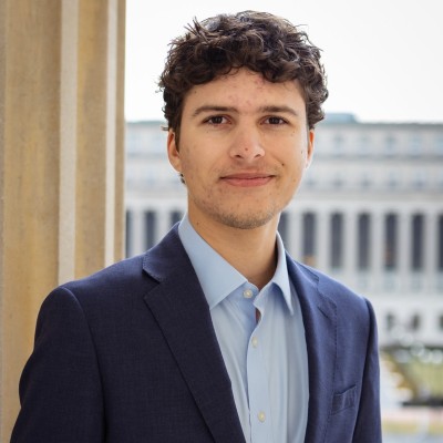 Carlos Murillo headshot